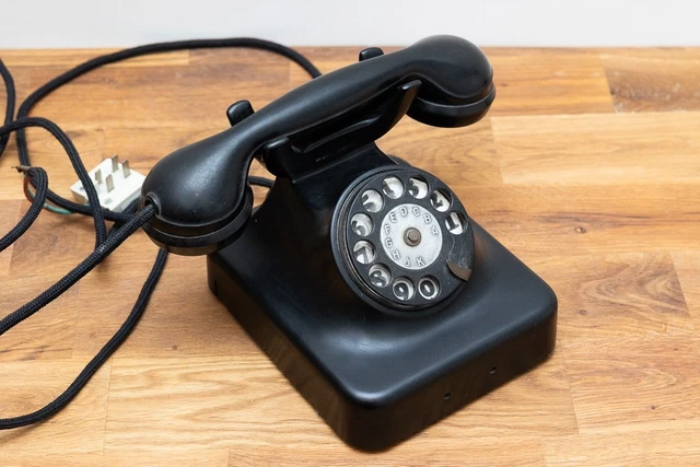 TÉLÉPHONE ANCIEN EN BAKÉLITE NOIRE MODÈLE BL-BC 38