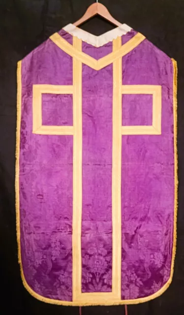 Chasuble Violette EPOQUE XVIIIème s. - RARE ! - SOIE Fleurie et Franges - CALICE