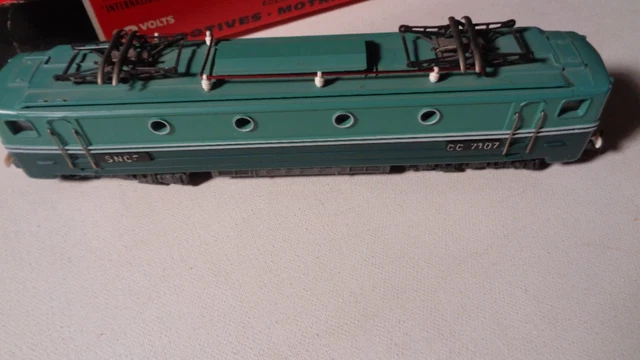 DEJOU ? JOUJOULAC ? ancien train en bois + gare locomotive barrieres