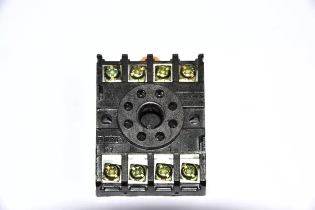 Octal 8 pin round relay base PF 083A  10 amp rated DIN mounting UK seller