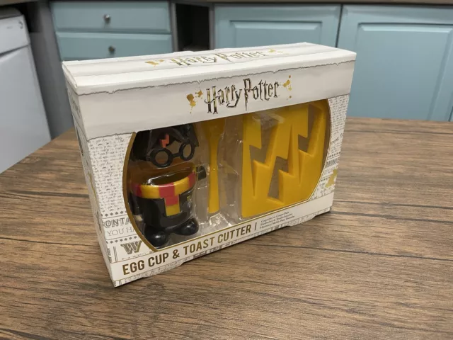 Harry Potter Egg Cup, Egg Topper, Spoon and Toast Cutter Paladone WB