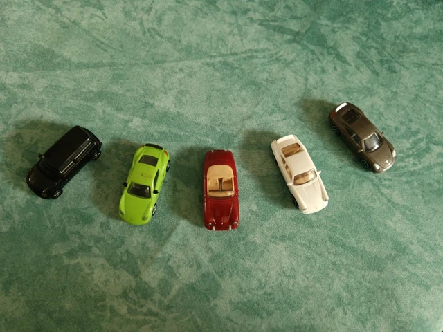 Lot 5 Voitures Supercars 1/43 IXO – Lamborghini Porsche Bugatti Aston Martin