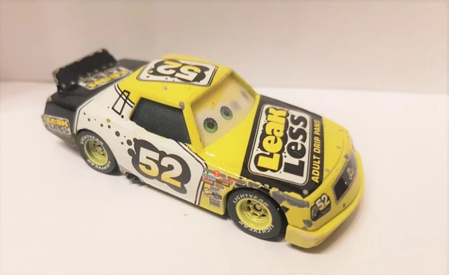 Voiture métal Mattel Cars 2 Disney Pixar  LEAK LESS N° 52 - FLASH McQueen 8cm