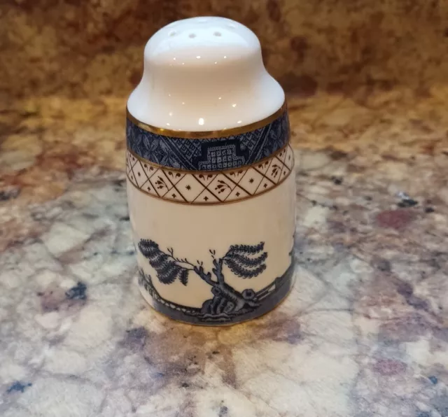 ROYAL DOULTON BOOTHS England Real Old Willow 9 Hole Shaker Bin 1023