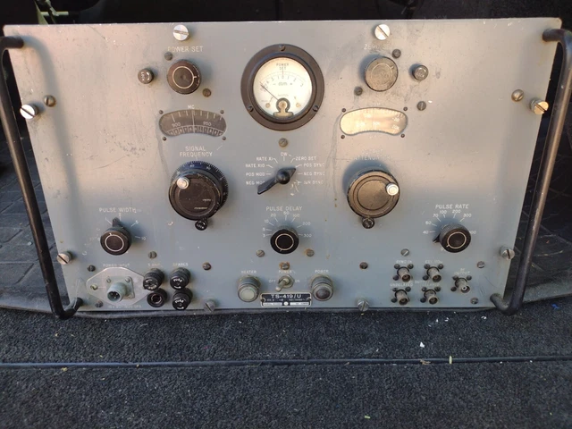 Signal Corps TS-419/U Signal Generator