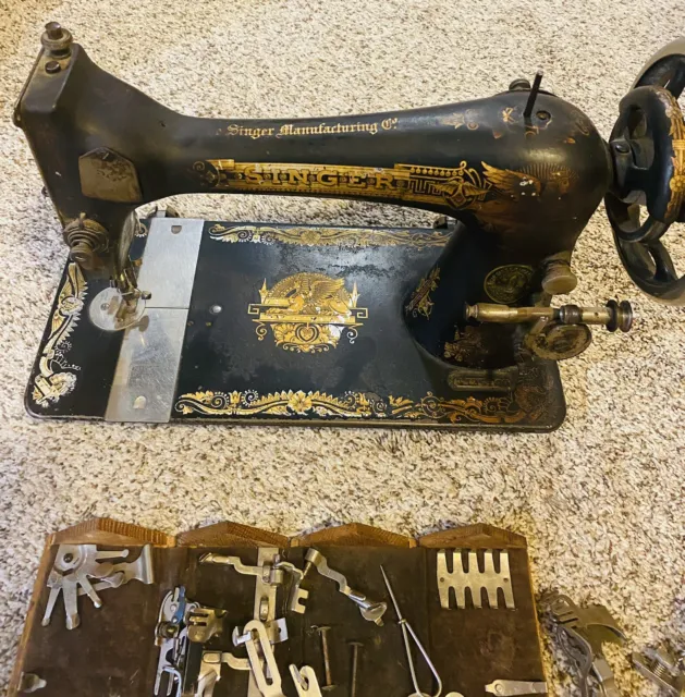 Singer Model 27 Treadle Sewing Machine N195145 w Style No 11 Attachments