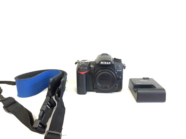 Nikon D D7000 16.2 MP Digital SLR Camera - Black Low Shutter, Excellent