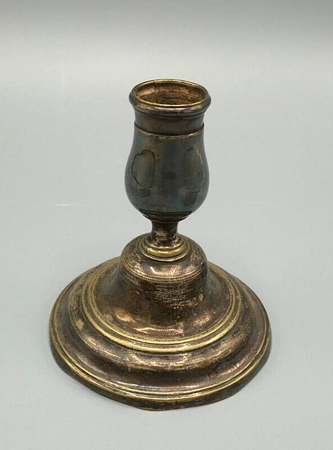 Bougeoir En Bronze Doré Ciselé - Décor Feuillage - Pièce D'occasion