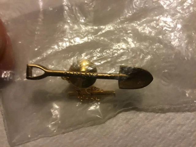 Razor-Back Shovels Advertising Tie Pin