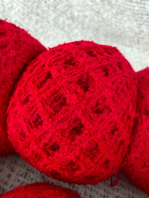 KNITTING CROCHET JOB LOT YARN CAKES 195g BOUCLE RED BUNDLE