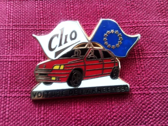 Pin's Voiture Renault Clio Voiture De L'année 91 Signé Arthus Bertrand Paris