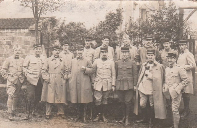 MILITARIA. Carte Photo Régiment Infanterie Du 168° Camp De Bitche Avec Cheval Militaires Et Poilus