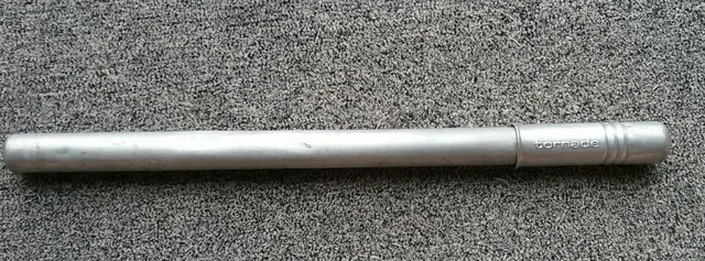 ANCIENNE POMPE À vélo en aluminium TORNADE vintage old bike pump EUR 25 ANCIENNE POMPE À vélo en aluminium TORNADE vintage old bike pump EUR 25