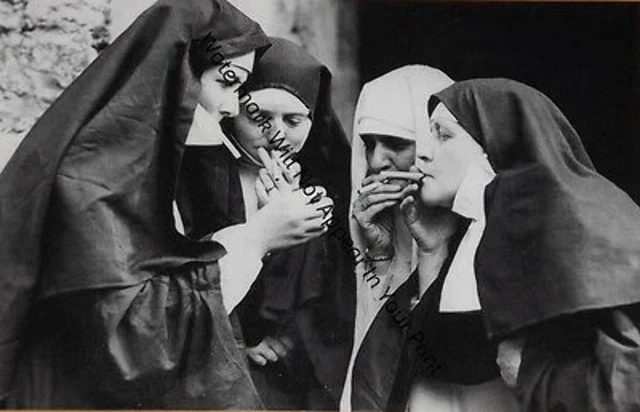 BIZARRE STRANGE WEIRD CREEPY CRAZY FREAKY Smoking Nuns God Girls VINTAGE PIC ODD