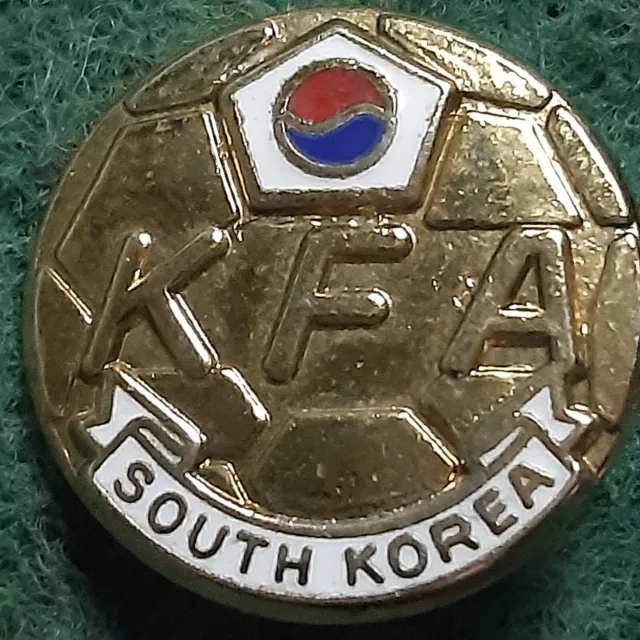 Football federation association SOUTH KOREA vintage enamel pin badge