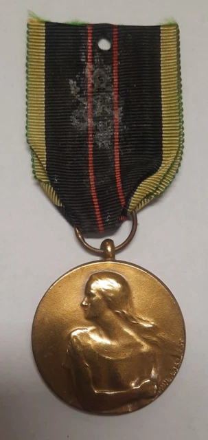 Médaille De La Société De Secours Mutuels – Insigne Ancien – Fabrication Française