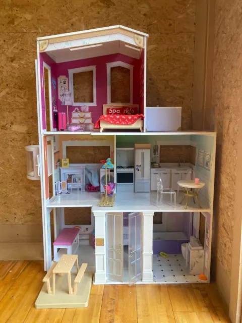 RAINBOW HIGH TOWNHOUSE- 3-Storey Wood Dollhouse Playset with 5 Rooms and Lift £10.00 - PicClick UK