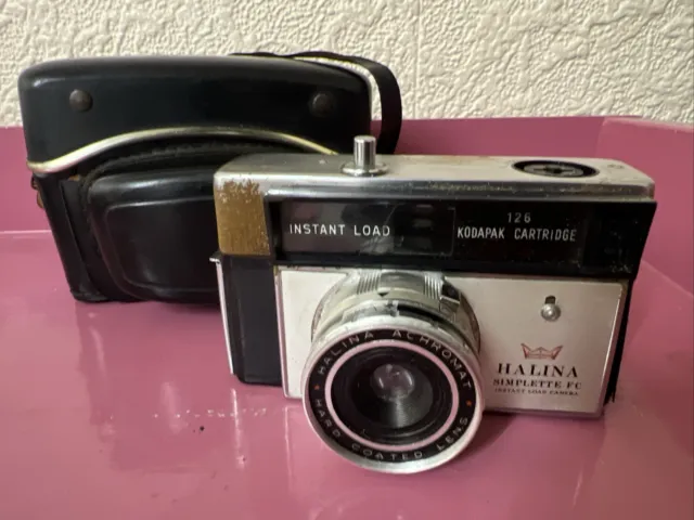 Vintage "Halina Simplette Electric" Camera. 126 Instant Load,  includes Case