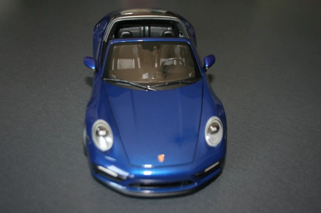 Voiture Miniature Porsche 718 Bleu - Échelle 1:24 - Bburago - Modèle Détaillé - Collection Ou Jouet