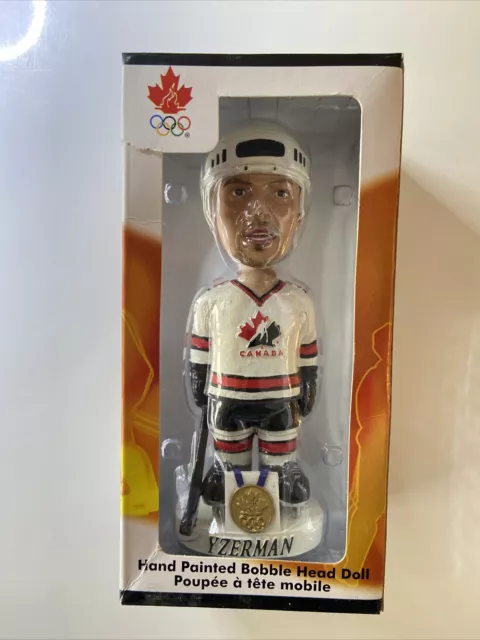 Steve Yzerman 2002 Team Canada Hockey Gold Medal 7 Inch Bobble Dobble Figure