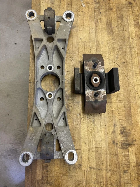 05-09 mustang gt 5spd  Transmission Crossmember & Mount, With Exhaust Hangers