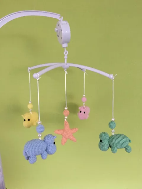 Mobile Musical avec Hippopotames Faits Main Au Crochet