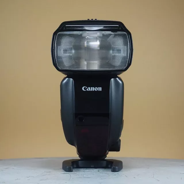 CANON SPEEDLITE 600 EX-RT. Perfecto estado, como nuevo.