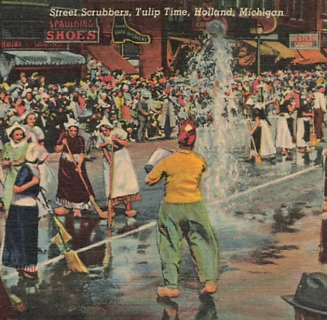 Vintage Street Scrubbers Tulip Time Parade People Linen Holland Michigan MI P315