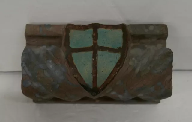 Malibu Vintage Shield Mantel Keystone Tile (1) Malibu Vintage Shield Mantel Keystone Tile (1)