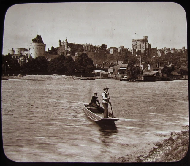Glass Magic Lantern Slide VICTORIANS PUNTING NEAR WINDSOR CASTLE C1890 OLD PHOTO
