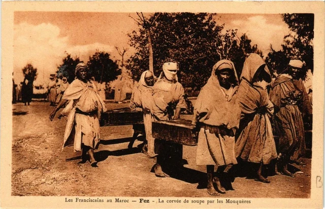 CPA AK FEZ La chore de soup par les Mouqueres MOROCCO (689454)