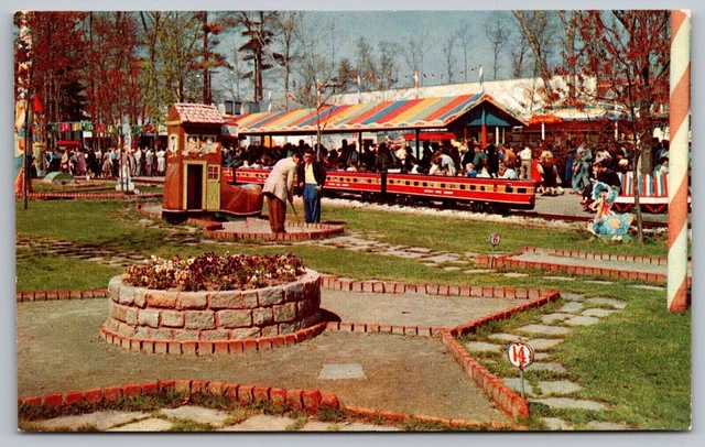 Lincoln Park Dartmouth Massachusetts Miniature Golf Course Chrome Postcard