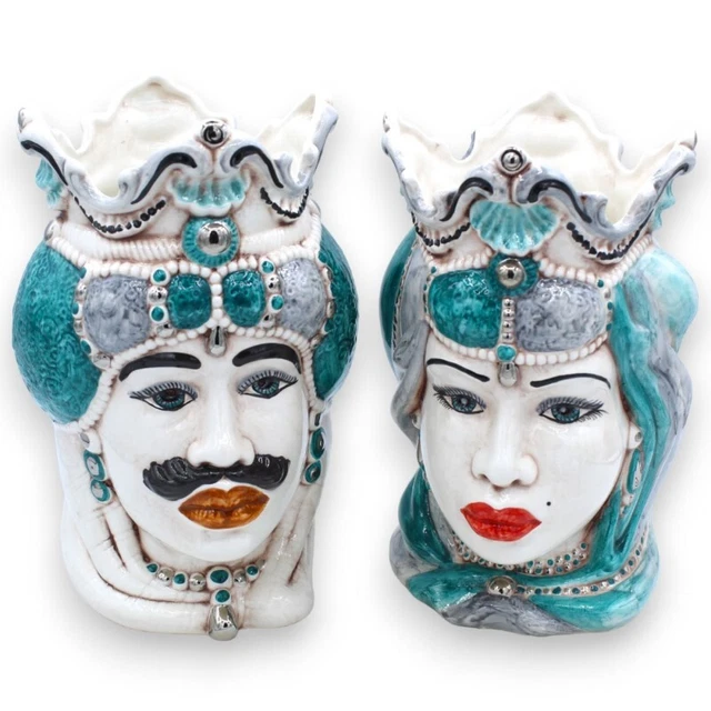 Coppia Teste di moro in ceramica Caltagirone, h 24 / 25 cm ca. con corona, turba