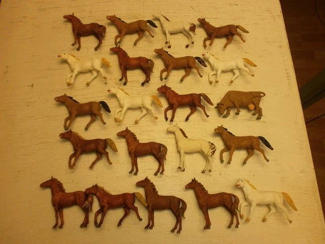 21 alte Hausser Elastolin Kunststoff Figuren Pferde Mustangs Wildwest Bauernhof 21 alte Hausser Elastolin Kunststoff Figuren Pferde Mustangs Wildwest Bauernhof