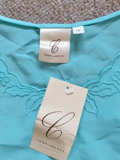 2 x pacchetto di abbigliamento donna nuovo con etichette taglia 18/20 4 articoli tra gonna e 3 top 7