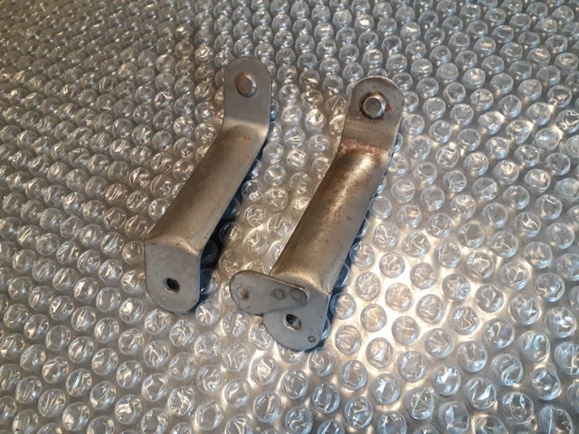 Lot Pattes Originale Pour Maintien Cache Lateral Mobs Peugeot Bb "A Confirmer"