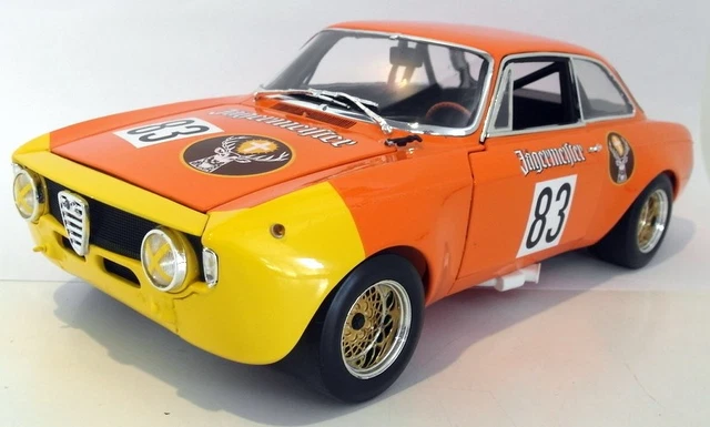 Miniature Minichamps 1/18 Alfa Romeo Giulia 1300 Super 1970 Jaune Ocre