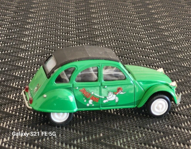 Lot Miniatures Voitures Anciennes 1:43 - Renault 4, 2CV, Porsche 930, Marques Solido Norev - Occasion Bon état