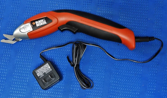 Tijeras eléctricas recargables inalámbricas Black & Decker SZ360 tipo 1