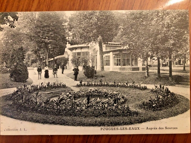 CPA Pougues-les-Eaux (58, Nièvre) - Auprès des sources