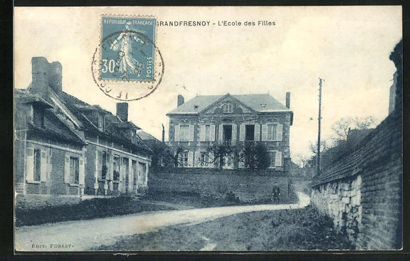 CPA Grandfresnoy, L´Ecole des Filles 1926