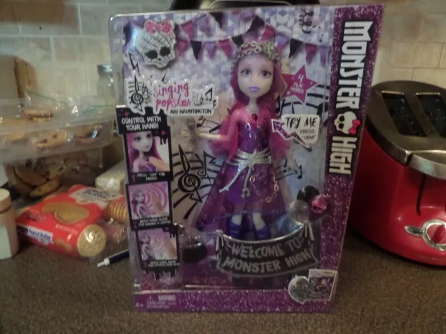 NEW Monster High Welcome To Monster High Singing Popstar Ari Hauntington Doll