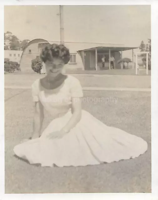 YOUNG WOMAN Vintage FOUND PHOTOGRAPH bw FREE SHIPPING Original Snapshot 04 35 I