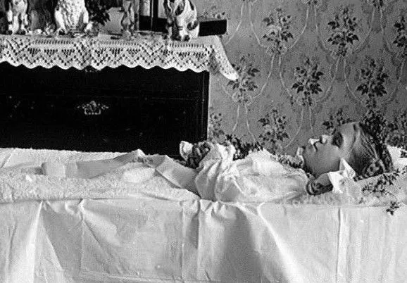 Antique Post Mortem Child Photo 314b Odd Strange & Bizarre 2