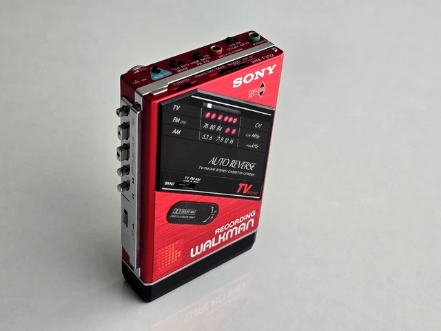 SONY カセットウォークマン WM-F202 ジャンク品 赤 WALKMAN WM F202