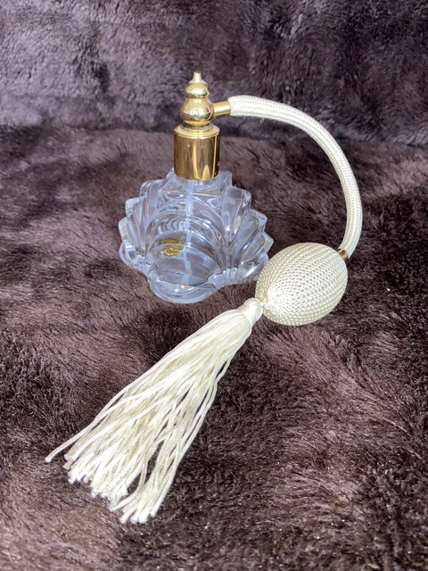 Deco perfume atomiser 1960s does art-deco moulded glass cream
