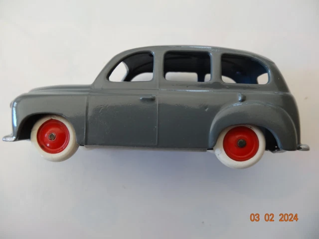 CIJ PLATRE ET FARINE RENAULT NERVASPORT ORANGE EN TRES BON ETAT JOUET ANCIEN Roc