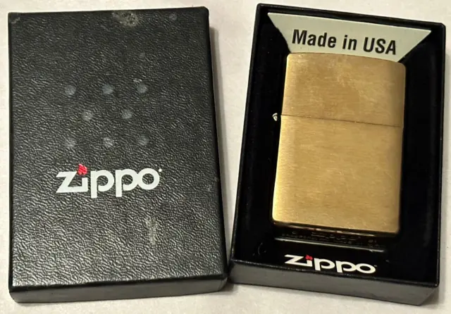 Zippo Classic Brushed Solid Brass Windproof Pocket Lighter 204B *NEW in Box*