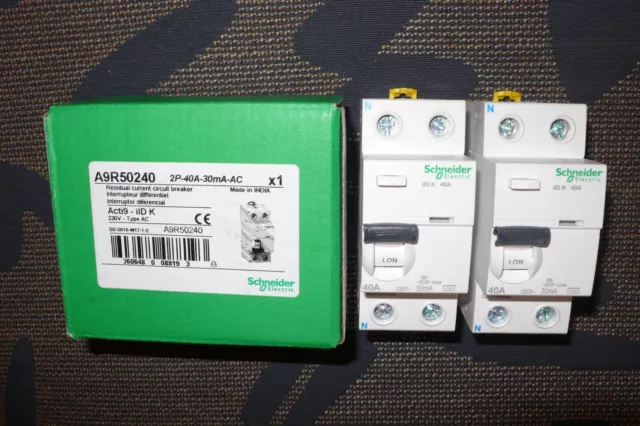 INTERRUPTEUR DIFFERENTIEL 40A 30mA, AC, SCHNEIDER ELECTRIC A9R50240 MERLIN GERIN