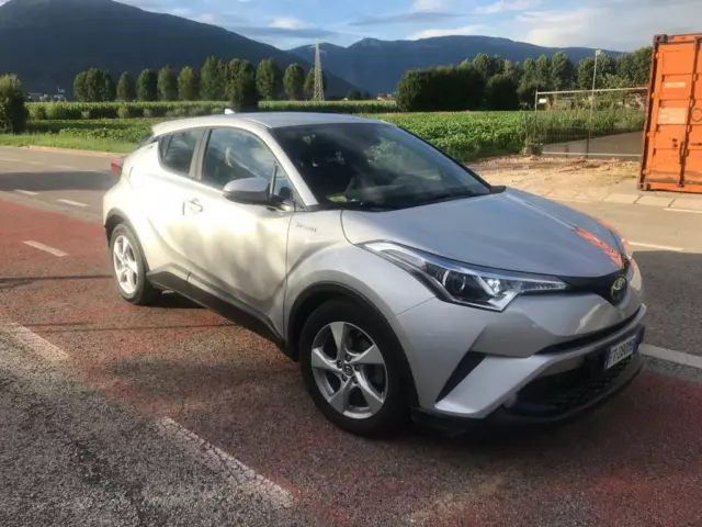 toyota chr 1.8 Active Hybrid con navigatore